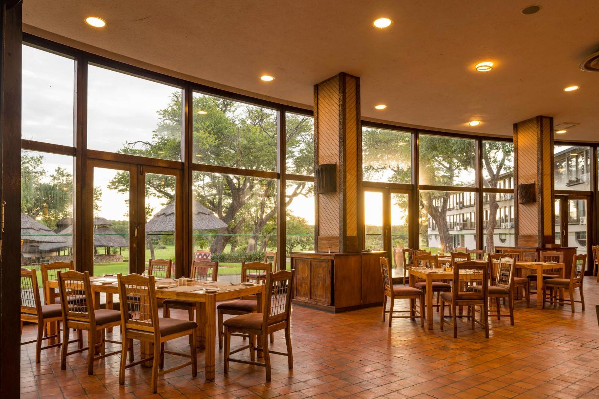 Hwange Safari Lodge Dete Zewnętrze zdjęcie